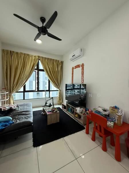 Kediaman Servis untuk Dijual di D'Summit Residences - Sharon Ong - Living Room - PropertyGuru.com.my
