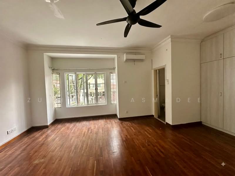 Rumah Teres 2.5-Tingkat untuk Disewa di Mutiara Damansara (Selangor) - Zulhaikal Asmadee - Living Room - PropertyGuru.com.my