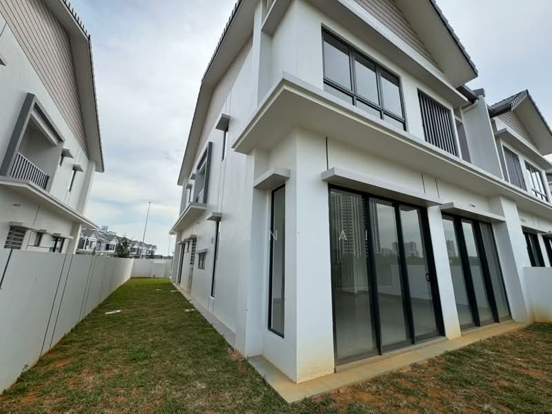 Rumah Berkembar untuk Dijual di Cyber 10 (Cyberjaya) - Dylan Lai - Exterior - PropertyGuru.com.my