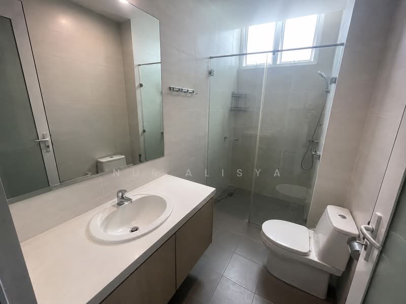 Kondominium untuk Dijual di Southbay Plaza - Nur Alisya - Bathroom - PropertyGuru.com.my