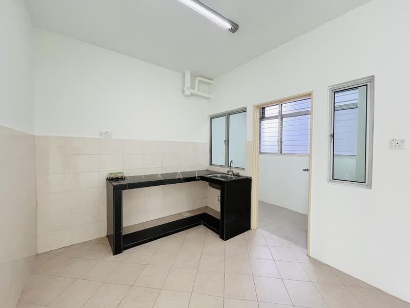 Kondominium untuk Disewa di Unipark Condominium - Zulhaikal Asmadee - Kitchen - PropertyGuru.com.my