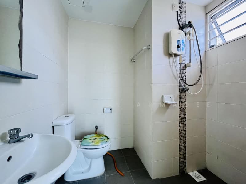 Kondominium untuk Disewa di Unipark Condominium - Zulhaikal Asmadee - Bathroom - PropertyGuru.com.my