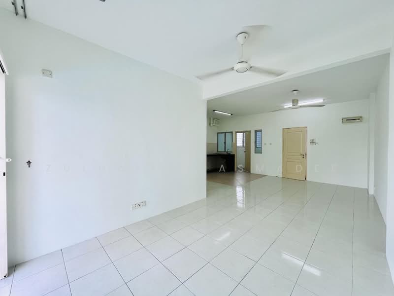 Kondominium untuk Disewa di Unipark Condominium - Zulhaikal Asmadee - Living Room - PropertyGuru.com.my