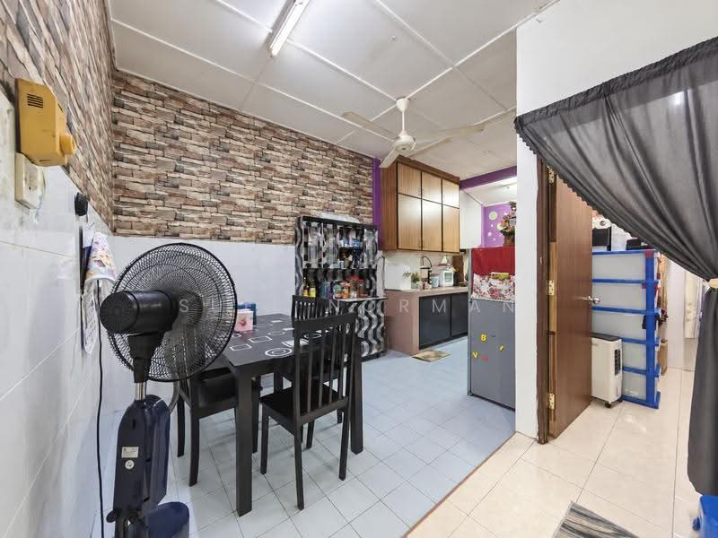 1-storey Terraced House for Sale in Taman Putri Kulai (Kulai) - Sufi Norman - Kitchen - PropertyGuru.com.my