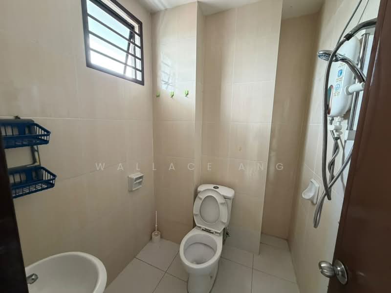 Kediaman Servis untuk Dijual di Sun City (Plaza Mentari) - Wallace Ang - Bathroom - PropertyGuru.com.my
