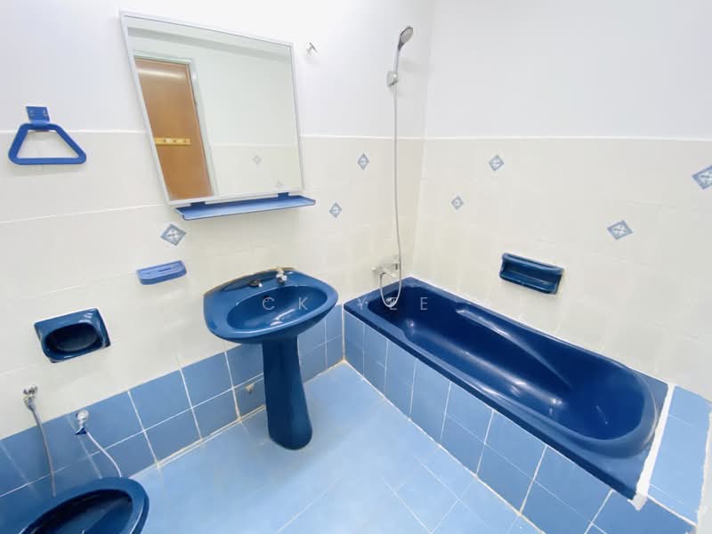 Kondominium untuk Disewa di Vista Komanwel B - CK Yee - Bathroom - PropertyGuru.com.my