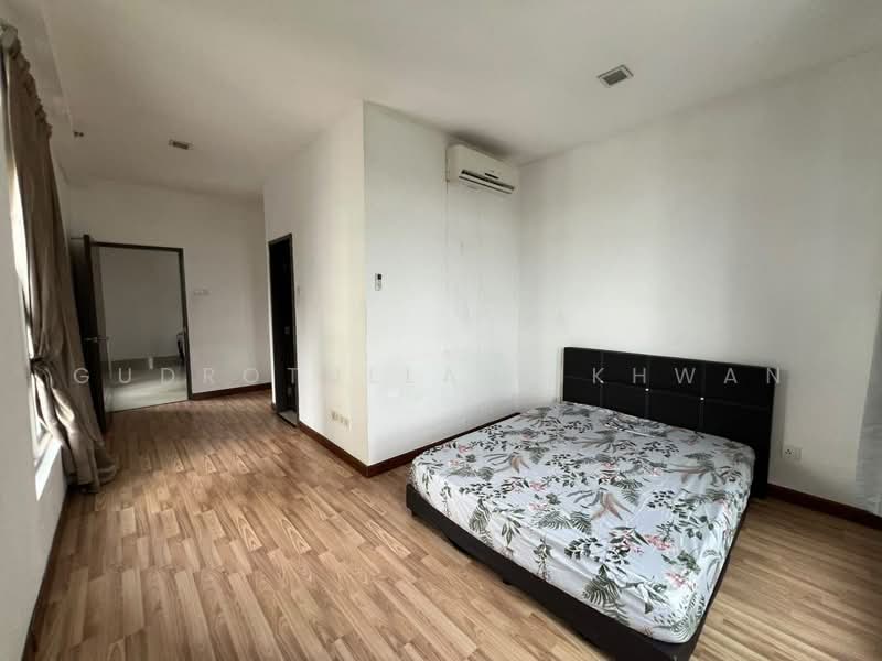 Kondominium untuk Disewa di Shaftsbury Residence - Gudrotullah Ikhwan - Bedroom - PropertyGuru.com.my