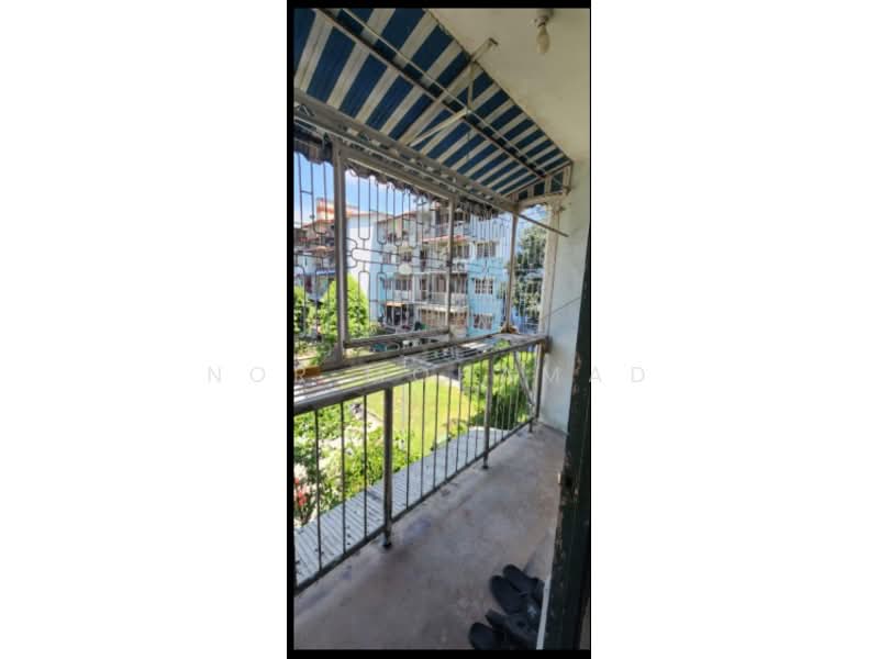 Rumah Flat untuk Dijual di Flat Pkns Shah Alam Seksyen 18 - Nor Mohamad - Balcony - PropertyGuru.com.my