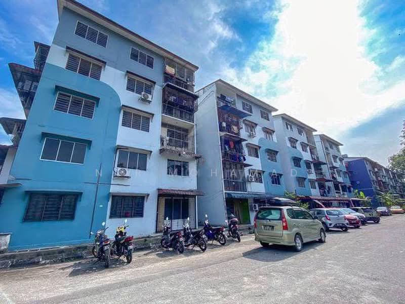 Rumah Flat untuk Dijual di Flat Pkns Shah Alam Seksyen 18 - Nor Mohamad - Exterior - PropertyGuru.com.my