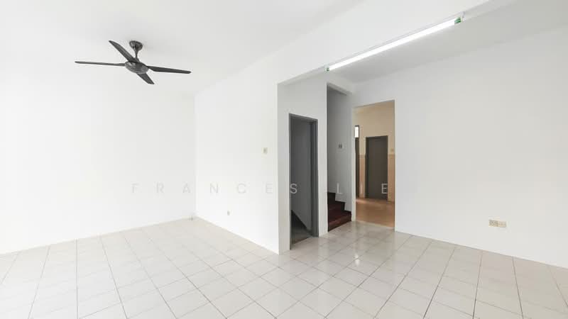 Rumah Teres 2 Tingkat untuk Dijual di Taman Puncak Jalil (Seri Kembangan) - Frances Liew - Living Room - PropertyGuru.com.my