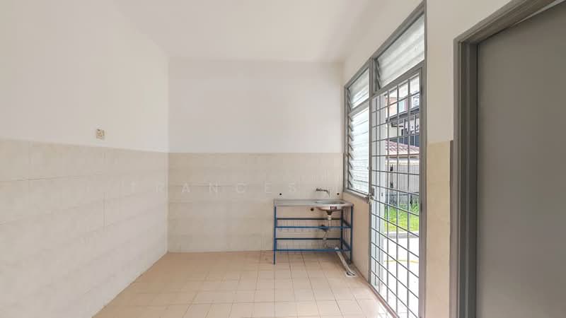 Rumah Teres 2 Tingkat untuk Dijual di Taman Puncak Jalil (Seri Kembangan) - Frances Liew - Kitchen - PropertyGuru.com.my
