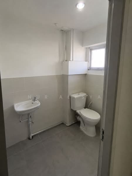 Apartment for Sale at Perdana Villa - Nur Alisya - Bathroom - PropertyGuru.com.my
