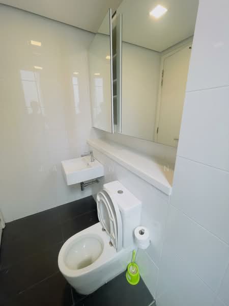Office for Rent in Mont Kiara (Kuala Lumpur) - Jayden Tong - Bathroom - PropertyGuru.com.my