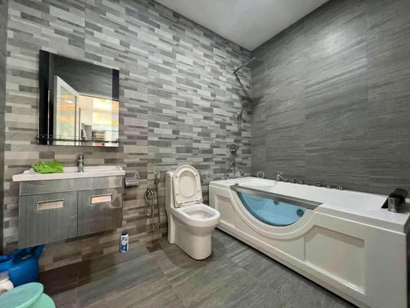 1-storey Terraced House for Sale in Teluk Pulai (Klang) - Daniel Kok - Bathroom - PropertyGuru.com.my