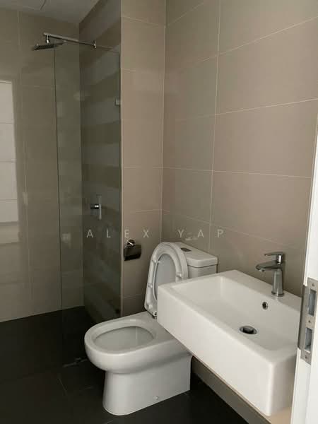 Kediaman Servis untuk Dijual di United Point (Residensi Berpadu) - Alex Yap - Bathroom - PropertyGuru.com.my