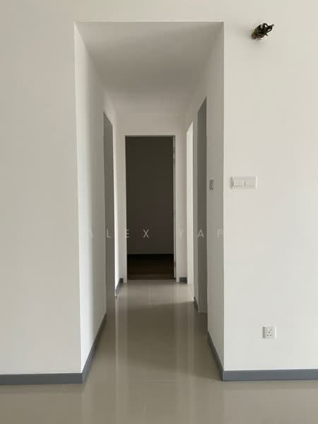 Kediaman Servis untuk Dijual di United Point (Residensi Berpadu) - Alex Yap - Corridor - PropertyGuru.com.my