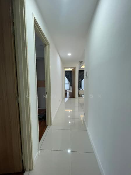 Kediaman Servis untuk Disewa di Avara - Cammie Loh - Corridor - PropertyGuru.com.my