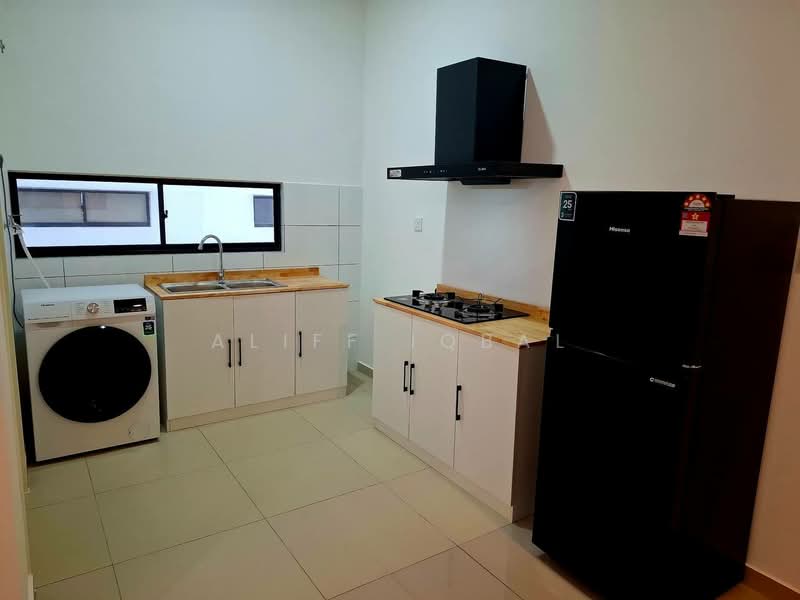 Rumah Teres 2-Tingkat untuk Disewa di Bandar Gamuda Cove (Dengkil) - Aliff Iqbal - Kitchen - PropertyGuru.com.my