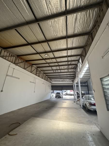 Gudang untuk Disewa di Kawasan Perindustrian Bukit Serdang (Seri Kembangan) - Iris Yap - Interior - PropertyGuru.com.my