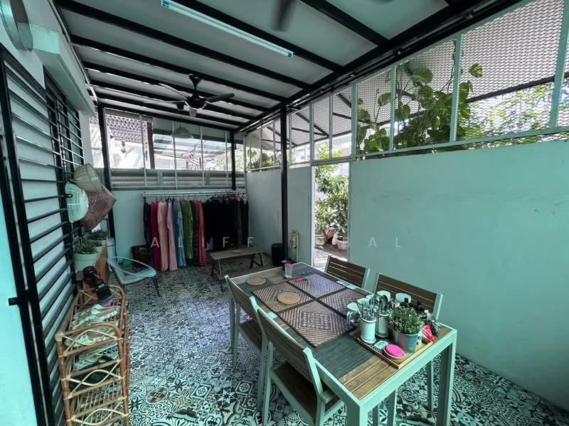 3-storey Terraced House for Sale in Taman Subang Mas (Subang Jaya) - Aliff Iqbal - Dining Room - PropertyGuru.com.my