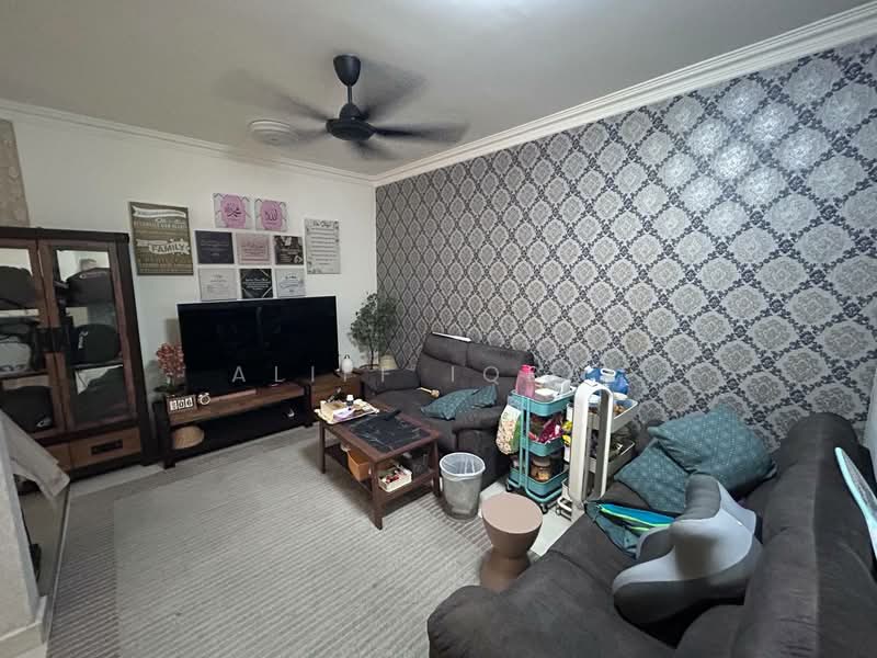3-storey Terraced House for Sale in Taman Subang Mas (Subang Jaya) - Aliff Iqbal - Living Room - PropertyGuru.com.my