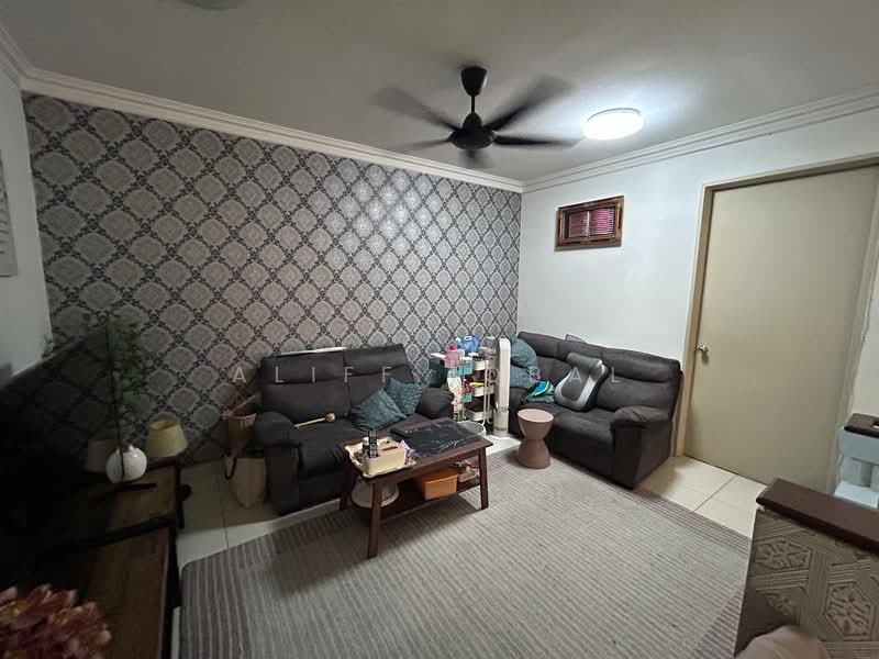 3-storey Terraced House for Sale in Taman Subang Mas (Subang Jaya) - Aliff Iqbal - Living Room - PropertyGuru.com.my