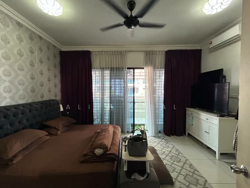 3-storey Terraced House for Sale in Taman Subang Mas (Subang Jaya) - Aliff Iqbal - Bedroom - PropertyGuru.com.my
