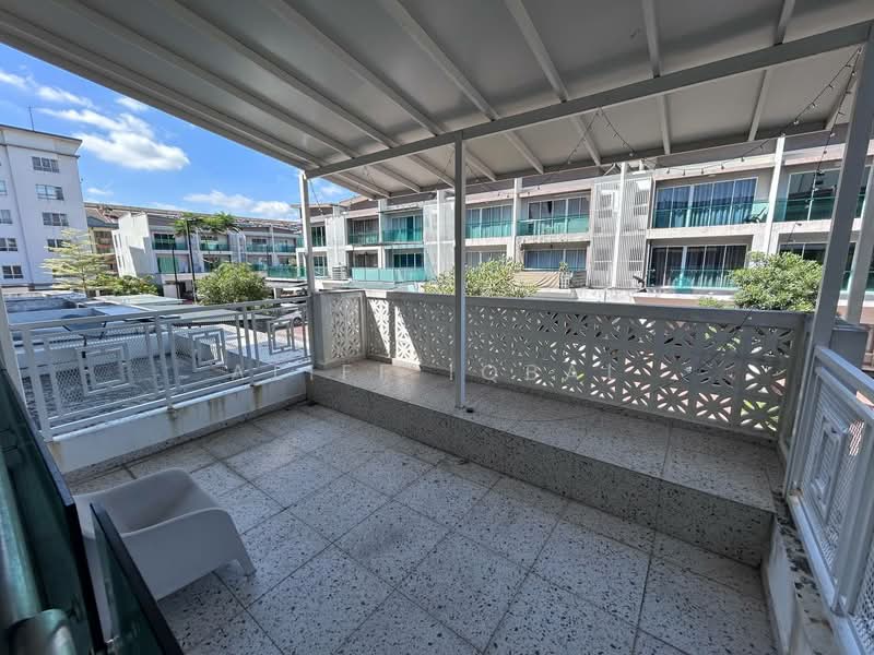 3-storey Terraced House for Sale in Taman Subang Mas (Subang Jaya) - Aliff Iqbal - Balcony - PropertyGuru.com.my