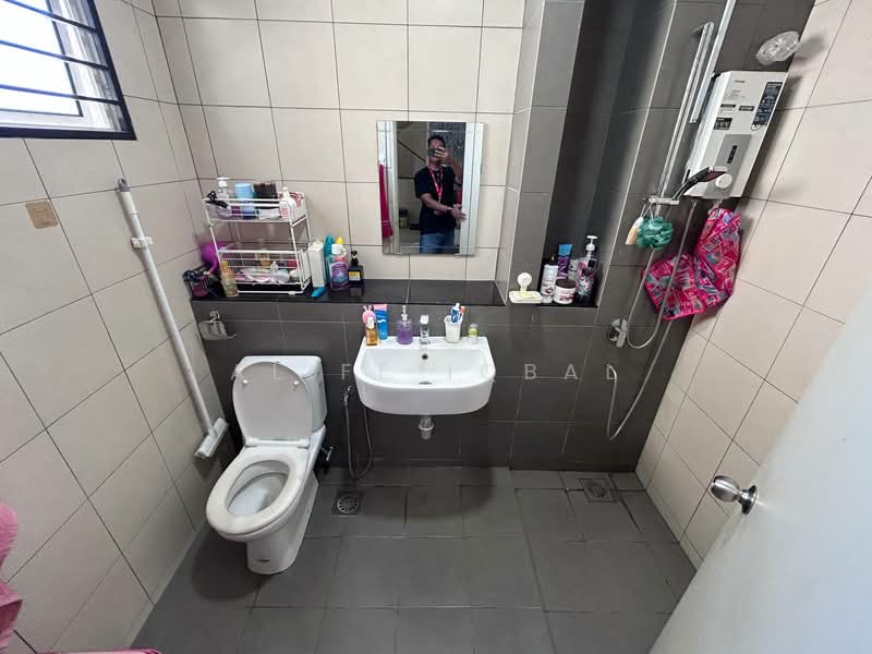 3-storey Terraced House for Sale in Taman Subang Mas (Subang Jaya) - Aliff Iqbal - Bathroom - PropertyGuru.com.my