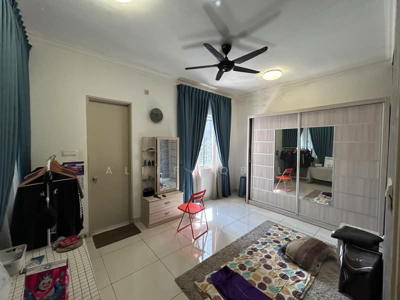 3-storey Terraced House for Sale in Taman Subang Mas (Subang Jaya) - Aliff Iqbal - Bedroom - PropertyGuru.com.my