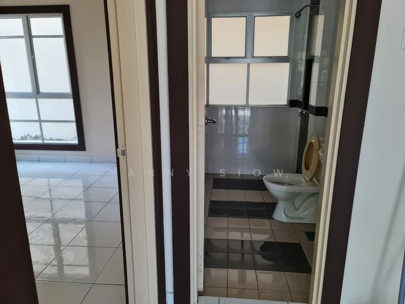 Rumah Berkembar untuk Dijual di Denai Alam (Shah Alam) - Yanny Siow - Bathroom - PropertyGuru.com.my