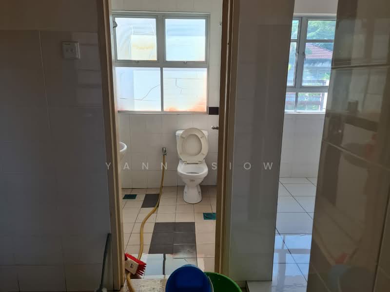 Rumah Berkembar untuk Dijual di Denai Alam (Shah Alam) - Yanny Siow - Bathroom - PropertyGuru.com.my