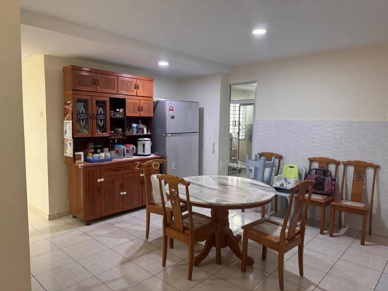 Semi-Detached House for Sale in Seri Kembangan (Selangor) - Zoe Tiu - Dining Room - PropertyGuru.com.my