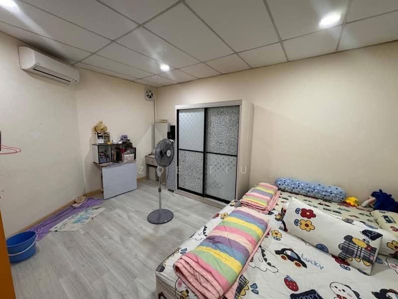 Semi-Detached House for Sale in Seri Kembangan (Selangor) - Zoe Tiu - Bedroom - PropertyGuru.com.my