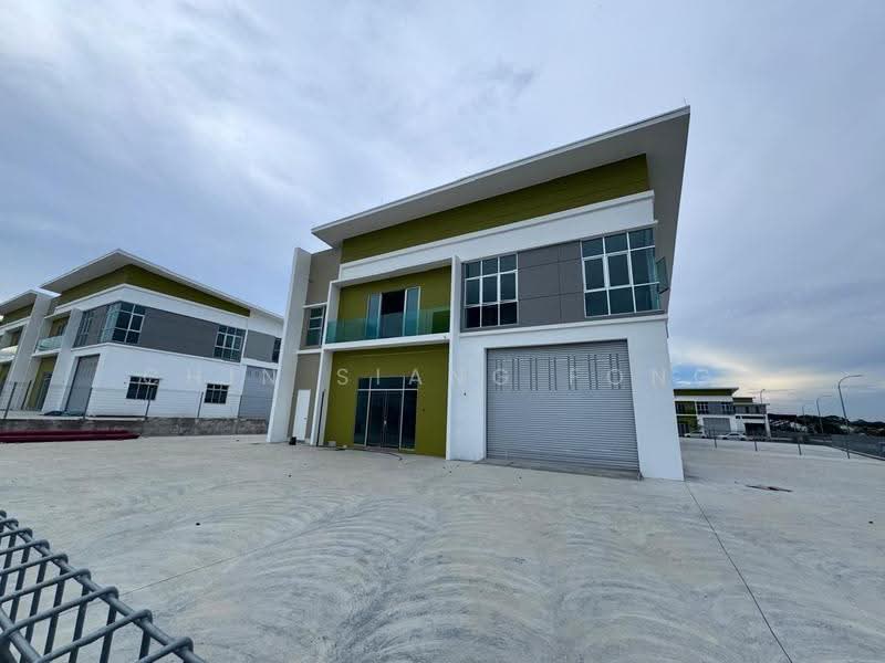 Semi-D Factory for Rent in Ayer Keroh (Melaka) - Chin Siang Fong - Exterior - PropertyGuru.com.my