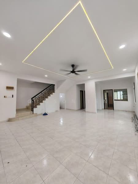 2-storey Terraced House for Sale in Taman Puteri Wangsa (Ulu Tiram) - Gloson Ten - Living Room - PropertyGuru.com.my