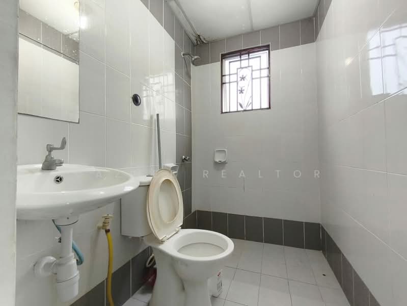 Pangsapuri untuk Disewa di Villa Tropika - Maznee Realtor - Bathroom - PropertyGuru.com.my