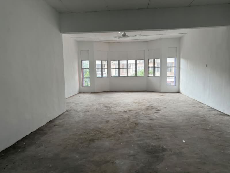 Shop / Office for Sale in Taman Putri (Kulai) - Zoe Lee - PropertyGuru.com.my