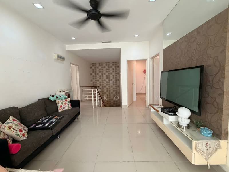 Rumah Teres 2-Tingkat untuk Dijual di Taman Cheras Vista (Cheras) - Yumiko Kew - Living Room - PropertyGuru.com.my