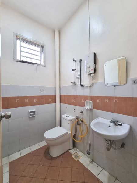 1-storey Terraced House for Rent in Taman JP Perdana (Johor Bahru) - Christina Ang - Bathroom - PropertyGuru.com.my