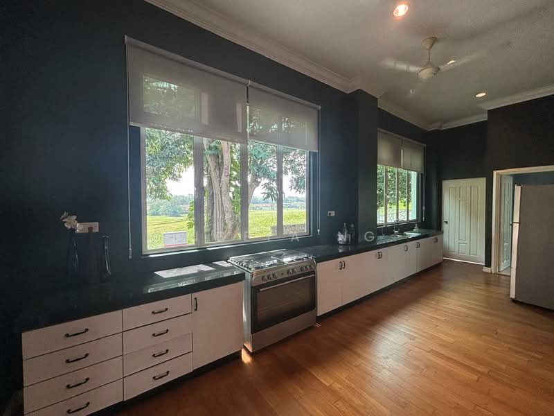 Bungalow House untuk Disewa di Leisure Farm (Gelang Patah) - Angela Ng - Kitchen - PropertyGuru.com.my