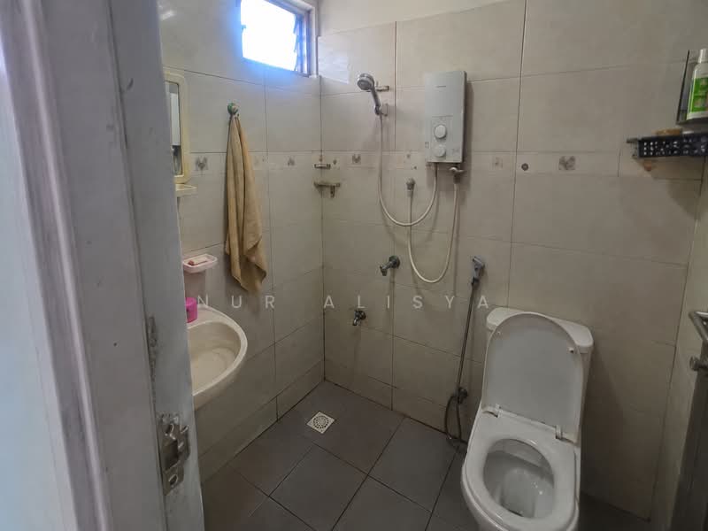 Rumah Teres 1-Tingkat untuk Disewa di Skudai (Johor) - Nur Alisya - Bathroom - PropertyGuru.com.my