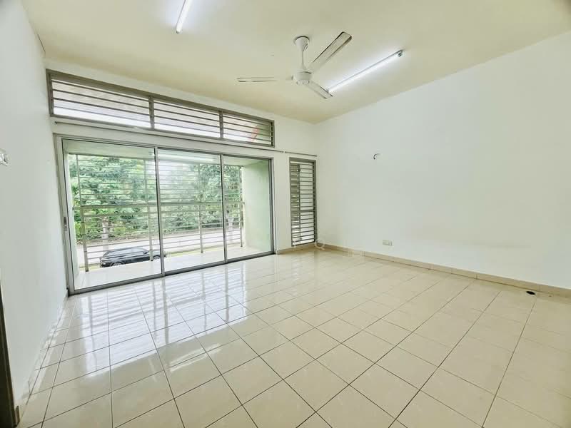 2-storey Terraced House for Sale in Puncak Bestari (Puncak Alam) - Aliff Iqbal - Living Room - PropertyGuru.com.my