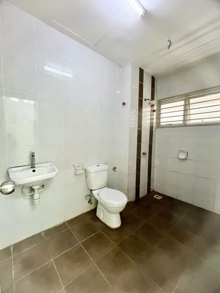 2-storey Terraced House for Sale in Puncak Bestari (Puncak Alam) - Aliff Iqbal - Bathroom - PropertyGuru.com.my