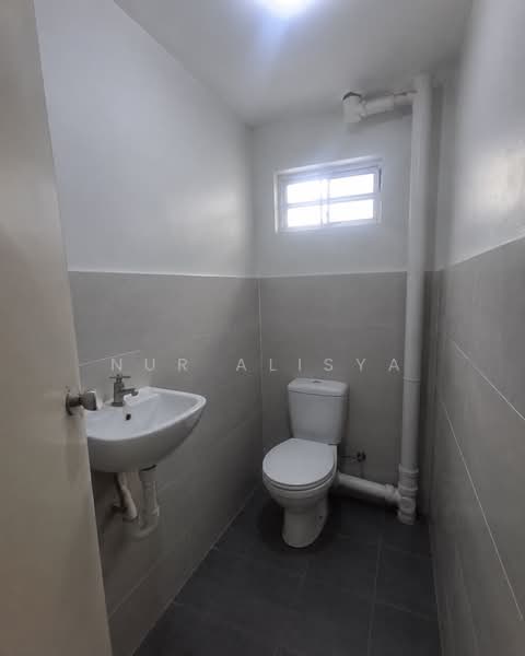 Apartment for Rent at Mawar Apartment - Nur Alisya - Bathroom - PropertyGuru.com.my