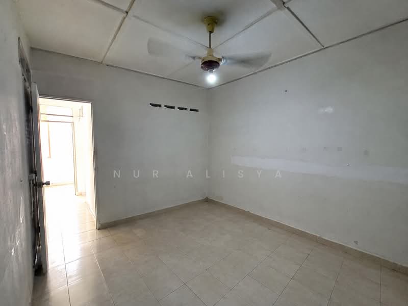 Rumah Teres untuk Disewa di Taman Bukit Dahlia (Pasir Gudang) - Nur Alisya - Interior - PropertyGuru.com.my