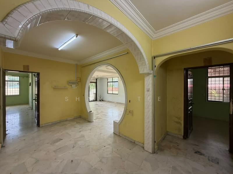 Semi-Detached House for Sale in Taman Matahari (Kluang) - Shanel Tee - Living Room - PropertyGuru.com.my