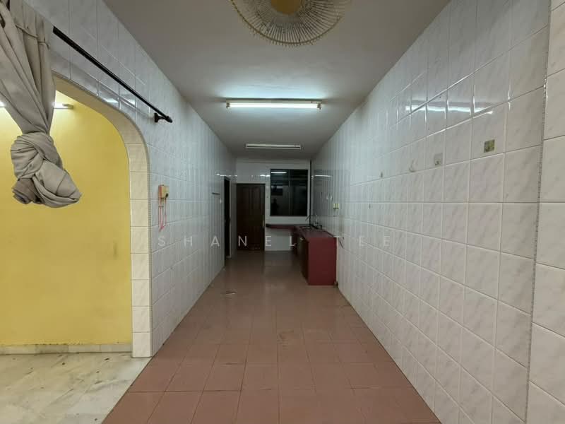 Semi-Detached House for Sale in Taman Matahari (Kluang) - Shanel Tee - Corridor - PropertyGuru.com.my