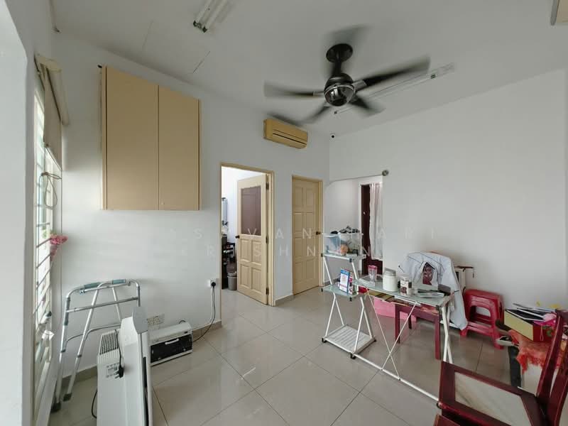 Rumah Teres 1.5-Tingkat untuk Dijual di Taman Gembira (Jalan Klang Lama (Old Klang Road)) - Keasavan Hari Krishnan - Living Room - PropertyGuru.com.my