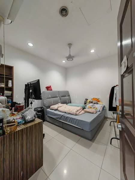 Rumah Teres 1.5-Tingkat untuk Dijual di Taman Gembira (Jalan Klang Lama (Old Klang Road)) - Keasavan Hari Krishnan - Bedroom - PropertyGuru.com.my
